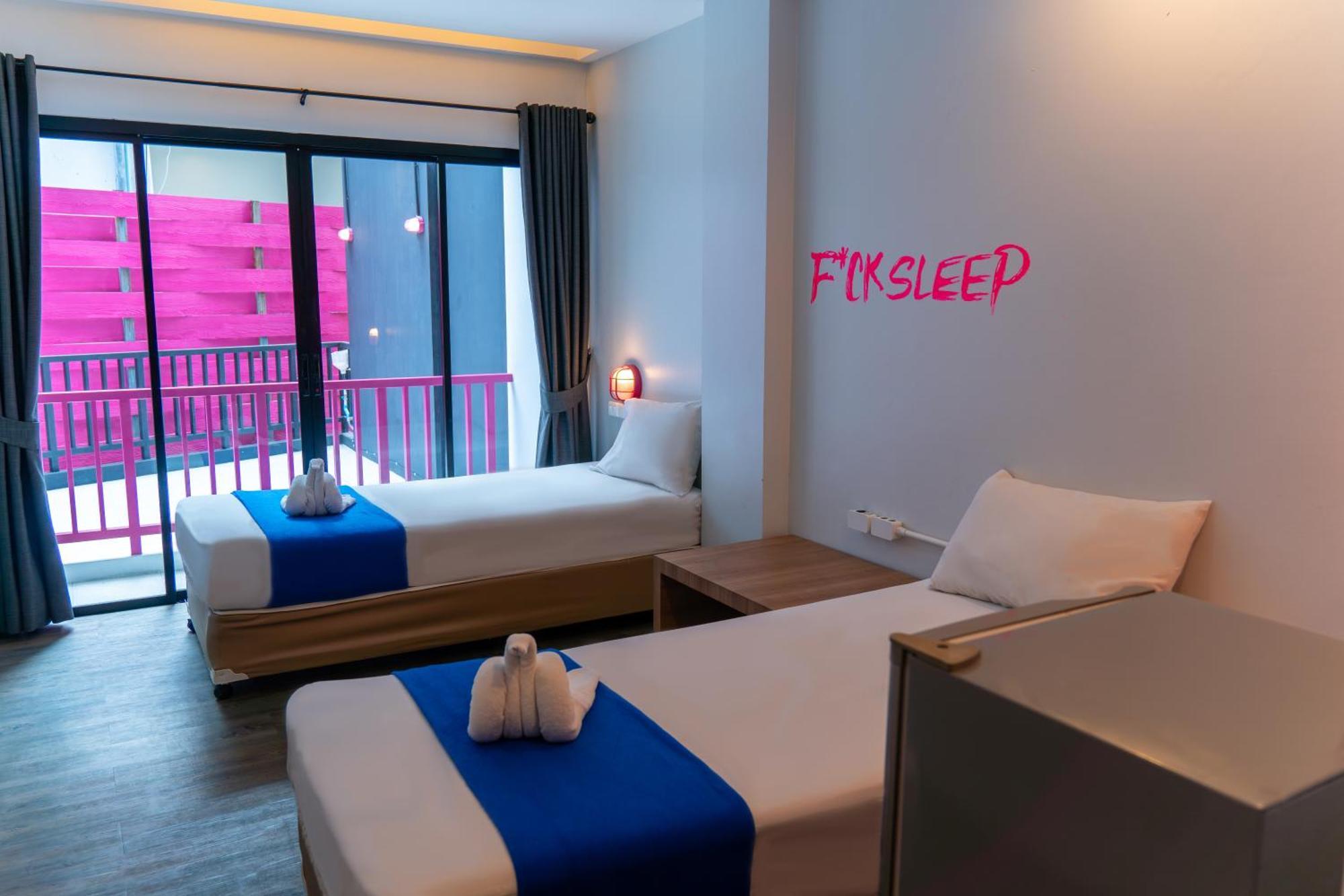 Хостел Slumber Surf Phuket Kata Екстер'єр фото