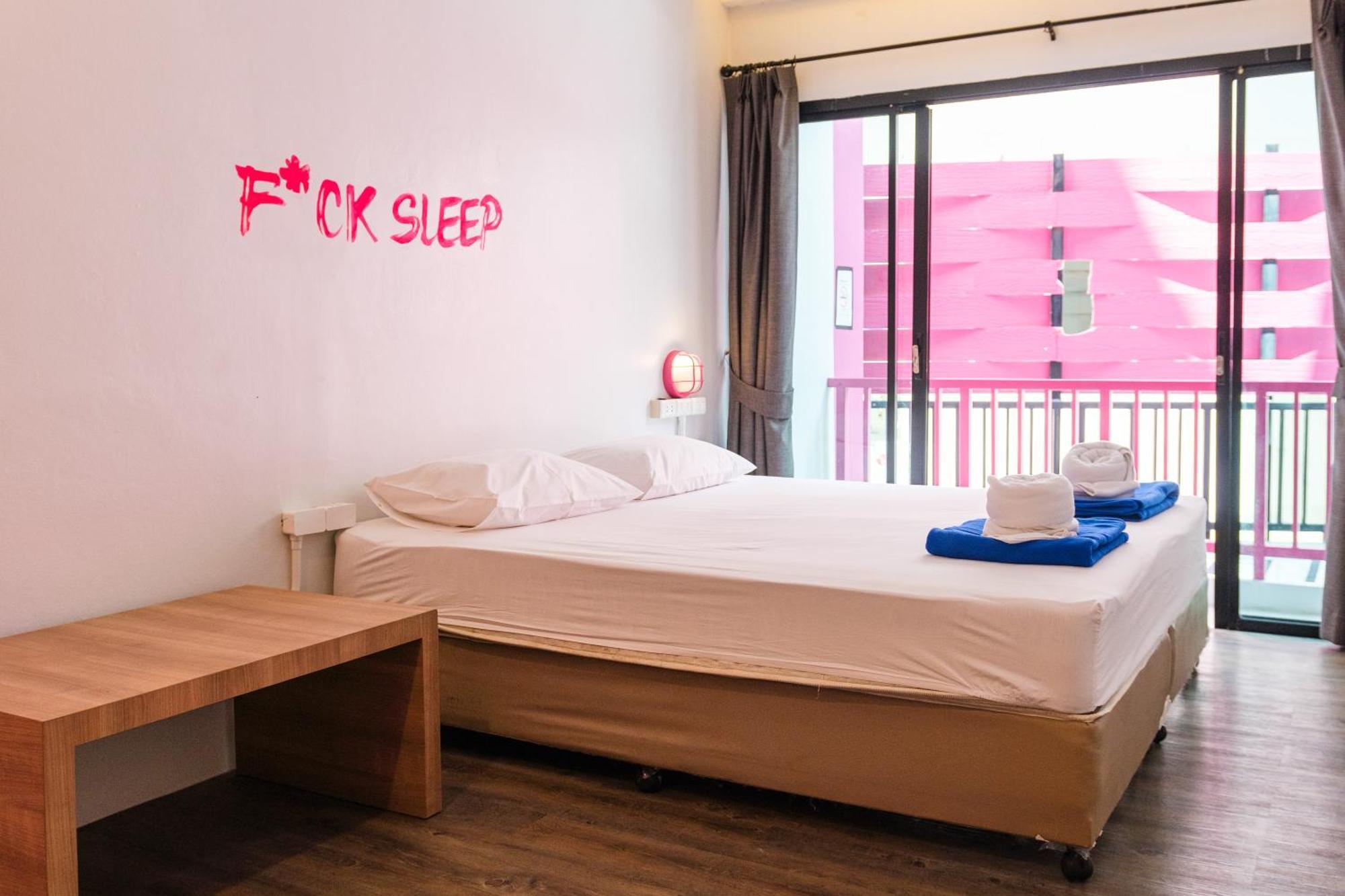Хостел Slumber Surf Phuket Kata Екстер'єр фото
